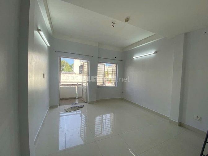 Cần cho thuê phòng, hẻm đối diện Đại học Bách khoa.