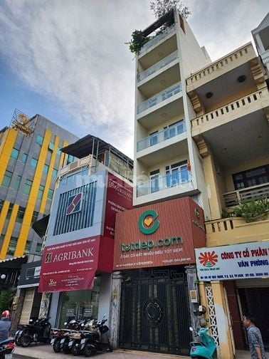 HXH Bùi Viện Q1 .DT : 4m dài 14m,3 Lầu ,6 PN . 16,8 Tỷ