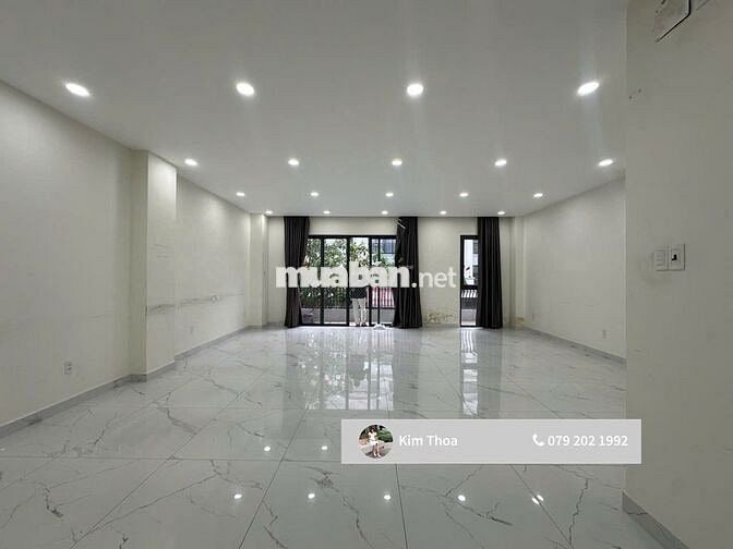 Văn phòng 85m2 ngăn 2 phòng, có thang máy máy lạnh hầm xe. Giá 12,5 tr