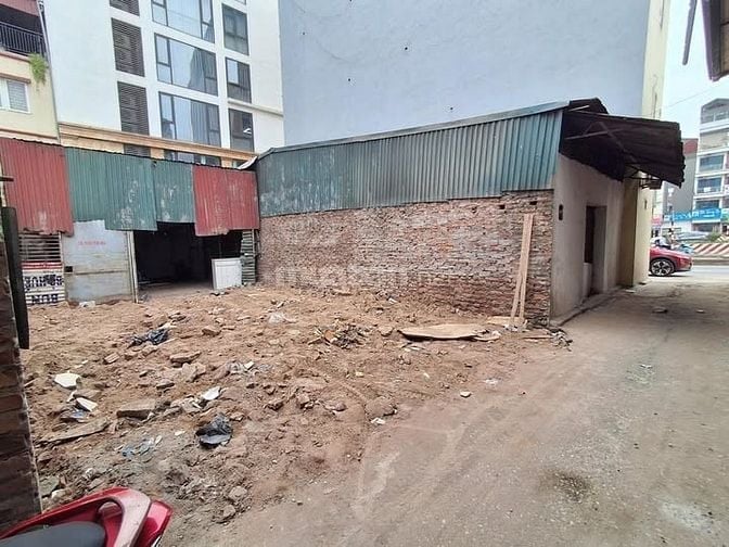 Bán đất phố Trạm, Long Biên 51m, mt 5.8m. Giá: 10.7 tỷ