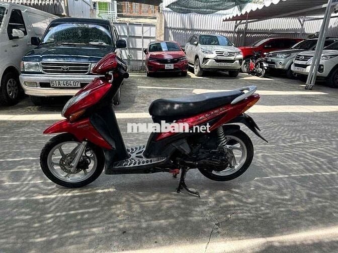 Honda Click 110 BXC màu đỏ đời 2011 bstp xe rin