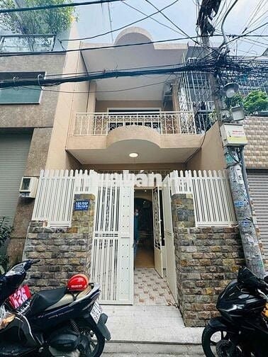 Cho Thuê Nhà 102/12 Hồ Biểu Chánh Phường 11 Quận Phú Nhuận