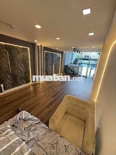 CHO THUÊ MẶT BẰNG KINH DOANH NGAY MẶT TIỀN ĐƯỜNG, GẦN QUẬN 4