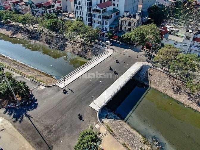 Bán nhà phố Yên Hoà, DT 65m2 x 3 tầng, MT 6,4m, cách ô tô 20m, phù hợp