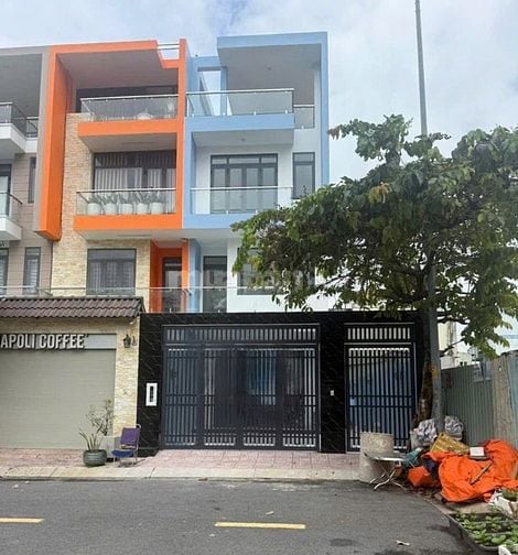 CHO THUÊ NHÀ 3 TẦNG MỚI XÂY 100% - GẦN CAO ĐẲNG CÔNG THƯƠNG. QUẬN 9