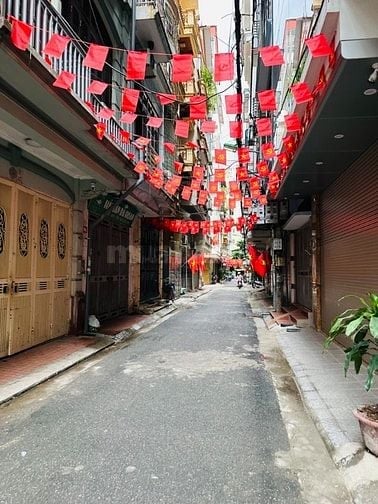 BÁN NHÀ CẦU GIẤY - XUÂN THỦY: SIÊU PHẨM PHÂN LÔ BÀN CỜ,ÔTÔ,KINH DOANH 