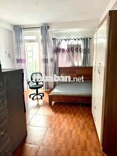Phòng ban công Full nội thất ngay Quang Trung