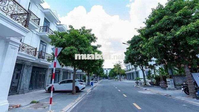 Trả Truớc 3,5tỷ có ngay biệt thự kiền kề full nội thất cao cấp