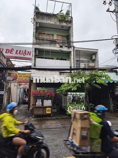 Cho thuê Nữa Mặt Bằng mặt tiền Lê Văn Lương