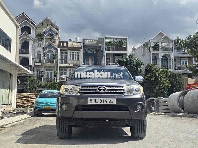Toyota Fortuner 2.5G MT 2011 - 136000km