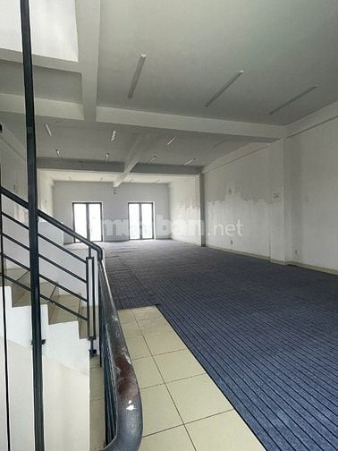 Cho thuê văn phòng 100m² trong khu dân cư rộng rãi, yên tĩnh