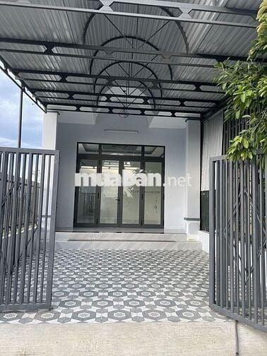 CHUYỂN NHÀ SÀI GÒN CẦN BÁN NHÀ MỚI XÂY 180M2 CHỈ NHỈN 1 TỶ