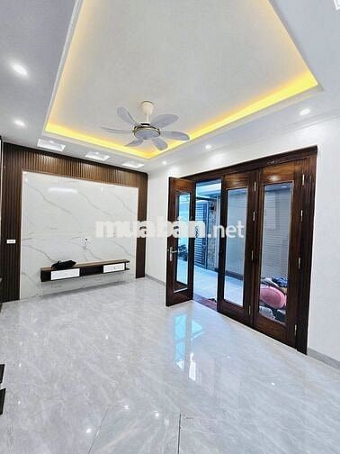 Bắc Từ Liêm một nhà ra phố - 5 tầng mặt tiền 5,2m CHỈ 7,5 tỷ