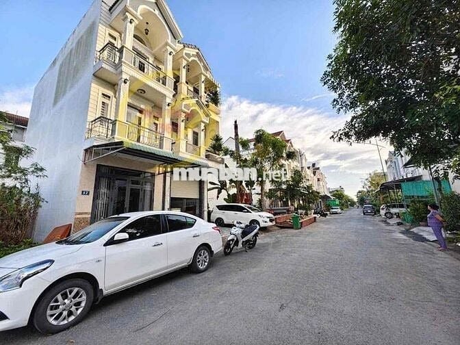 Nhà Trệt Lầu Mới KDC Cửu Long Full Nội Thất