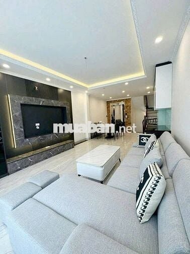 Nhà mới ngỡ ngàng, thang máy ,5t ,40m tại Phan Đình Giót chỉ nhỉnh 7t
