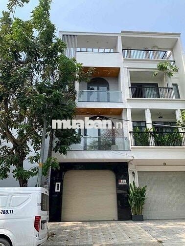nhà đường 32 khu Ao Sen-Tên Lửa gần Aeon thang máy đẹp