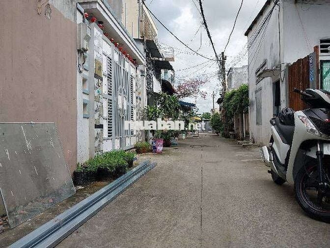 *BÁN NHÀ HƠN 100M2 THỔ CƯ,NỞ HẬU LỚN,HẺM XE HƠI,SÁT NGÃ TƯ TRUNG CHÁNH