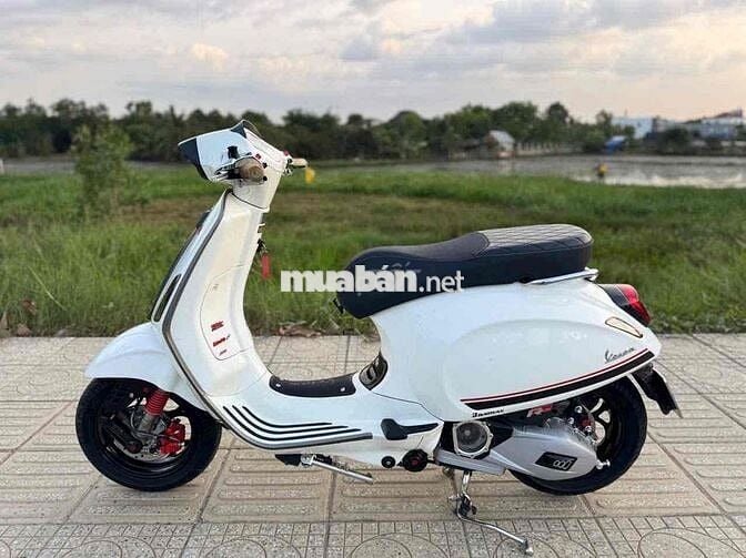 BÁN XE Vespa Sprint 2019 Kiểng bản Carbon