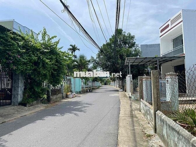 Lô 2 mặt kiệt ô tô thôn Quá Giáng - phường Hoà Xuân
