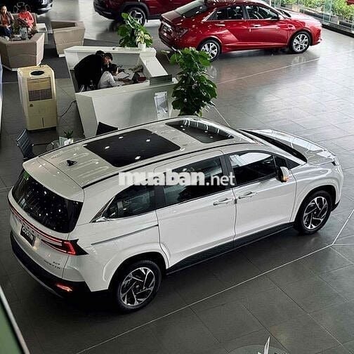 Hyundai Custin 2025 Cao Cấp 2.0T - Giảm giá lớn