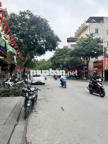 Bán Đất Hiếm Phố Việt Hưng,LB 50M mặt tiền 5M vuông vắn chỉ 8,x tỷ bé
