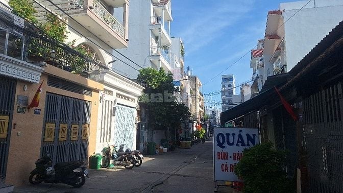 Cho thuê nguyên căn đường 8M LVQ 5x20M 4 tấm giá: 20 triệu/th