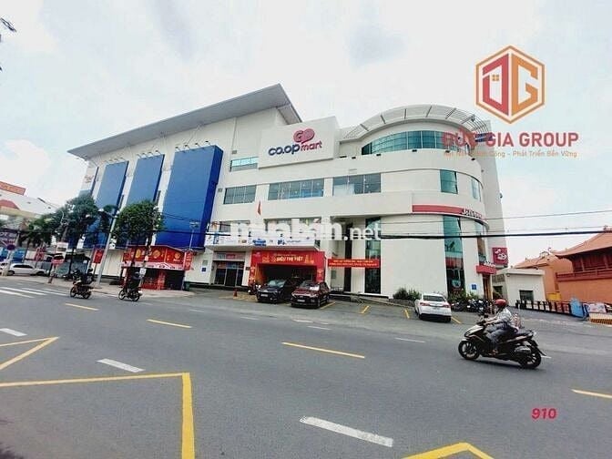 Bán nhà mặt tiền Phạm Văn Thuận gần coopmart