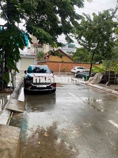 cần bán lô đất 60 m trong khu đấu giá đường 12 m vỉa hè 3 m, ô tô đỗ c