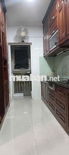 Bán căn hộ chung cư T2 CT18,DT 97m,3 PN,hơn 5 tỷ.