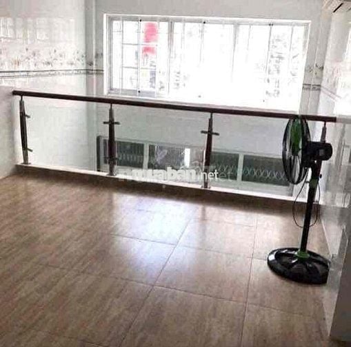 NHÀ THUÊ 3 LẦU 3PN NGAN 4,5M LÊ VĂN SỸ Q.3