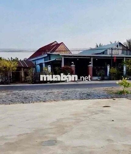 bán gấp 7200m2 2 mặt tiền ,tc1200, thích hợp làm kho xưởng , nhà vườn