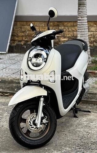 Scoopy T9/2025 mới 100% bao ra tên bấm số mới ❤️