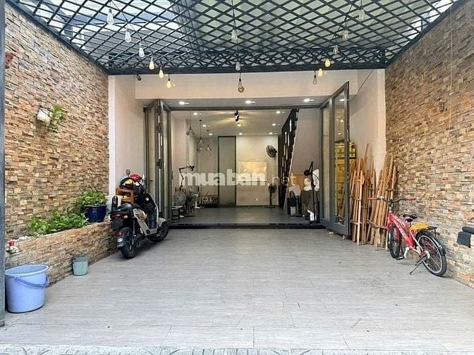 Bách Hóa Tổng Hợp Cô Chín Tuyển Gấp 3lao động phỗ thông phụ bán hàng