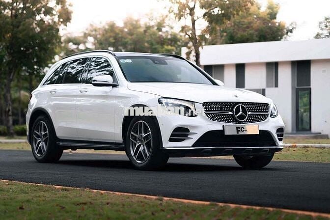 Mercedes GLC300 4Matic Model 2019 - 1 chủ zin đẹp