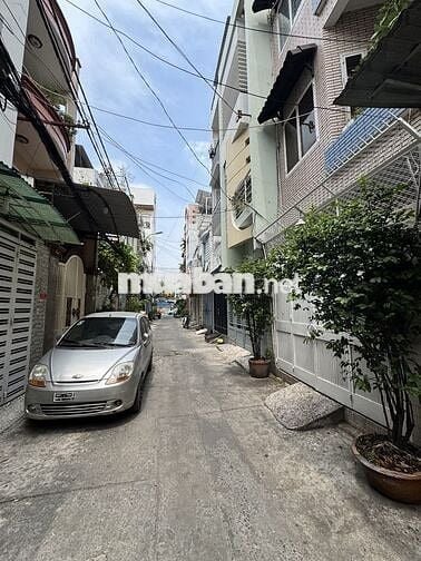 Gấp bán, nhà 72m2, 3 tầng 4PN, Hoàng Hoa Thám Phú Nhuận, xe hơi nhỏ