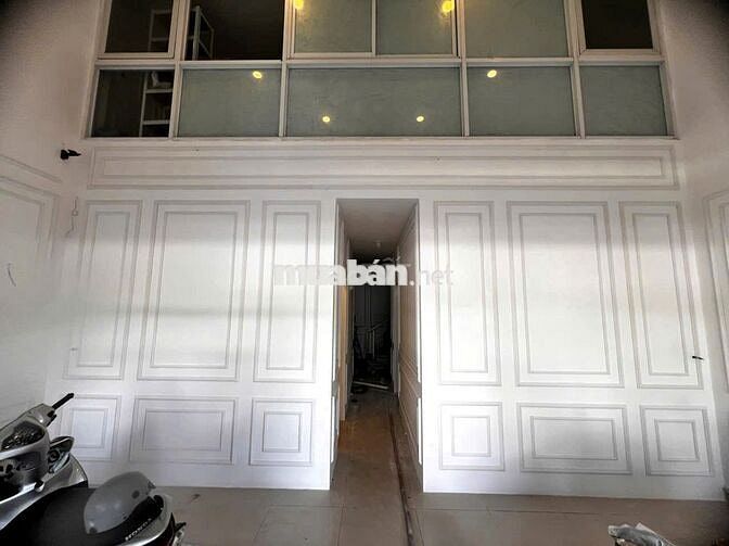 Shophouse duplex Lavita Garden sát ga Metro Bình Thái vỉa hè lớn