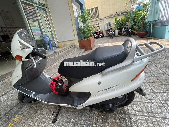 Xe spacy màu trắng