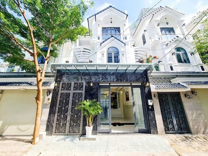 Bán HXH 2637 /khu dân trí cao 6,4x13 nhà đẹp giá 8ty25(4L)