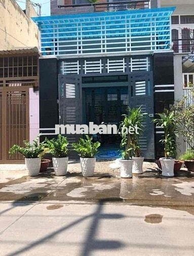 NHÀ THOẠI NGỌC HẦU HẺM XE HƠI THÔNG THOÁNG CÓ CHỖ ĐẬU XE TRONG NHÀ