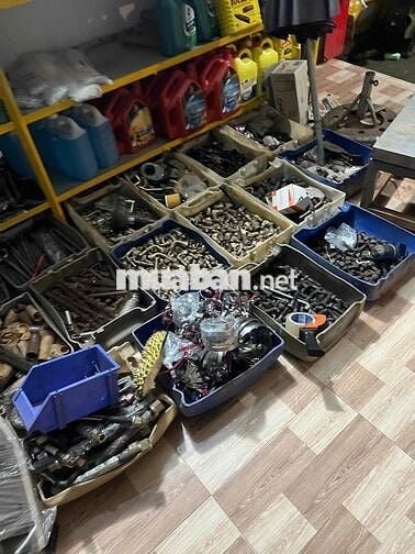 cần thanh lý cửa hàng phụ tùng