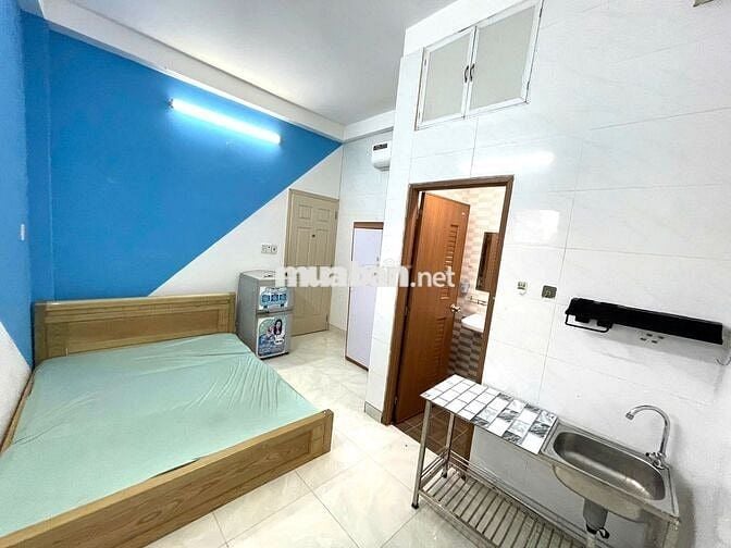 Phòng Cửa Sổ, Ngay Cổng ĐH Bách Khoa, Full Nội thất, Giờ Giấc Tự Do