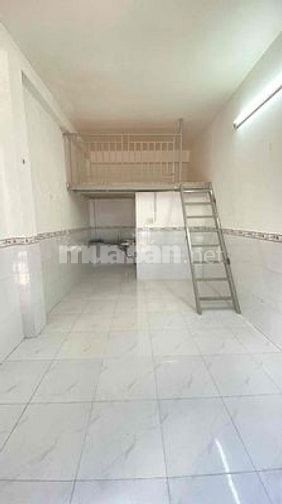 phòng 20m2 mặt tiền đường cửa riêng Bình Lợi