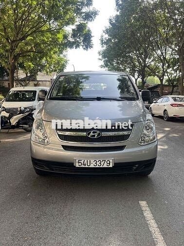 Hyundai Grand Starex 2010 Van 2.4 MT - 112000 km