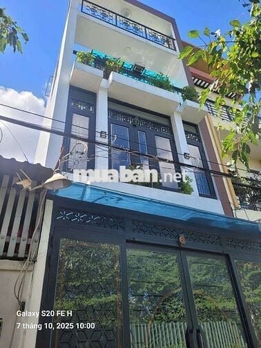 NHÀ MỚI XÂY 4X16M 1 TRỆT 2 LẦU 3PN GIÁ TỐT