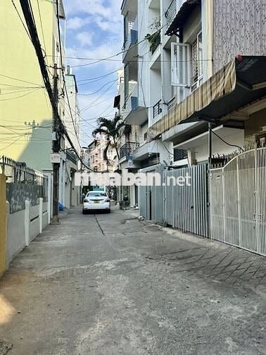 Nhà 70m2 (5x14m), 3 tầng 4PN, Hoàng Hoa Thám Phú Nhuận, hẻm xe hơi