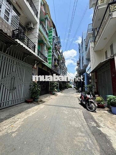 nhà phố hiệp thành quận 12. nhà 1 trẹt 2 lầu. đường nhựa