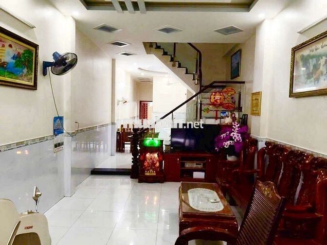 Cho thuê nhà Mặt Tiền 1 Trệt 2 Lầu có nội thất .Đường Nguyễn Hữu Cảnh