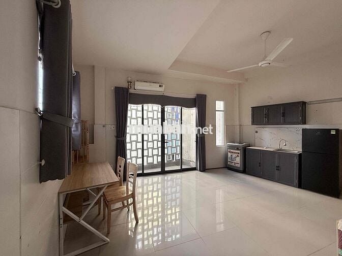 CHO THUÊ PHÒNG BAN CÔNG FULL NỘI THẤT TRÊN ĐƯỜNG LUỸ BÁN BÍCH
