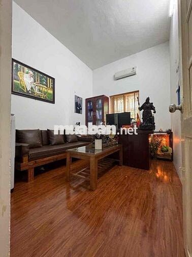 Bán nhà TT Tân mai, tầng 2, Ô tô đỗ cửa, dtsd 70 m2, thiết kế hợp lý.