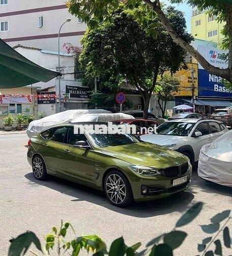 BMW 3 Series 2018 320i GT - 47000 km